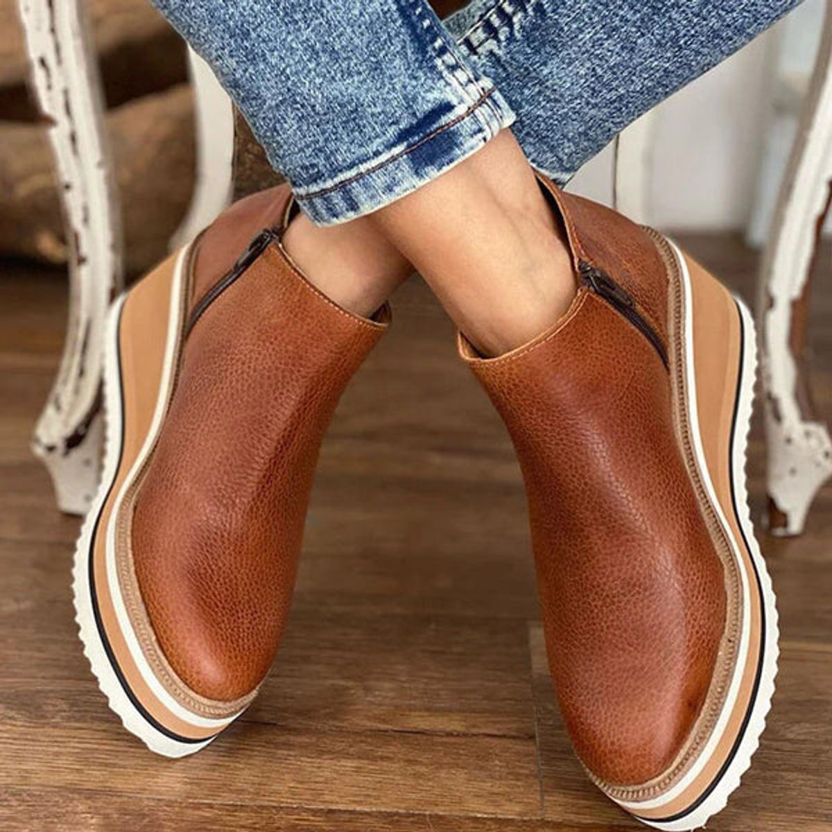 Eleanor | Retro Keilabsatz Stiefeletten mit Plateausohle