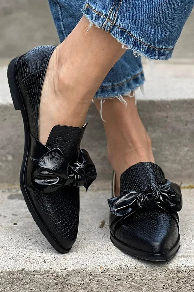 Casey | Loafer mit Glänzendem Schleifchen in Schwarz