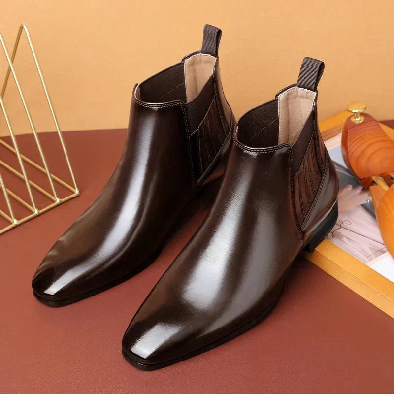 Clara | Klassische Chelsea Stiefeletten mit spitzer Zehenpartie
