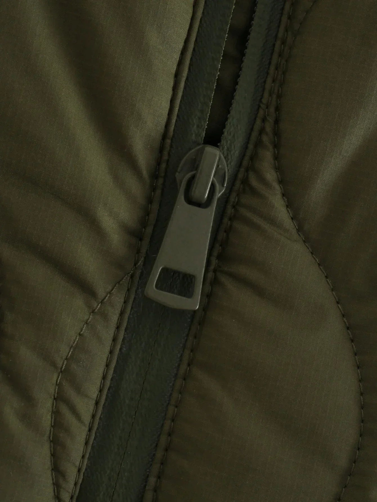Mila | Warme und moderne Kurzarm Daunenjacke