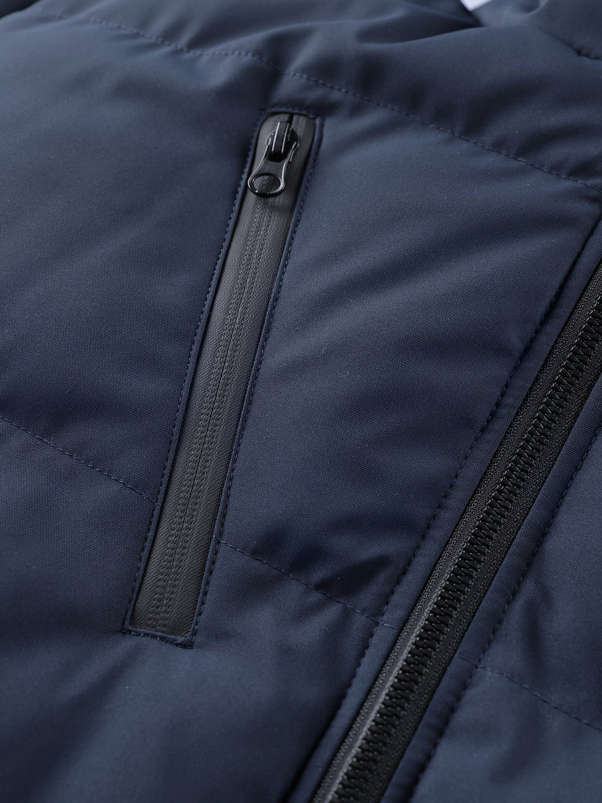 Bruce | Winterjacke mit Kapuze – Stilvoll und Warm