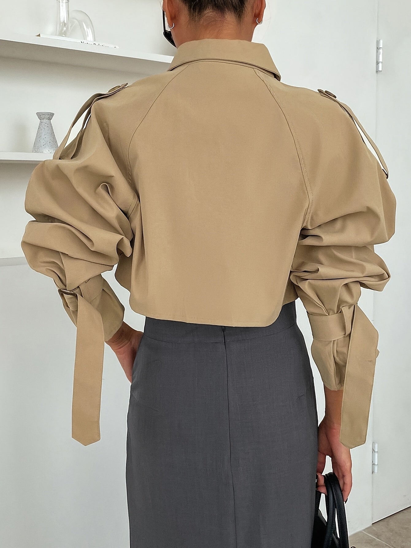 Lisa | Bequemer und moderner kurzer Trenchcoat