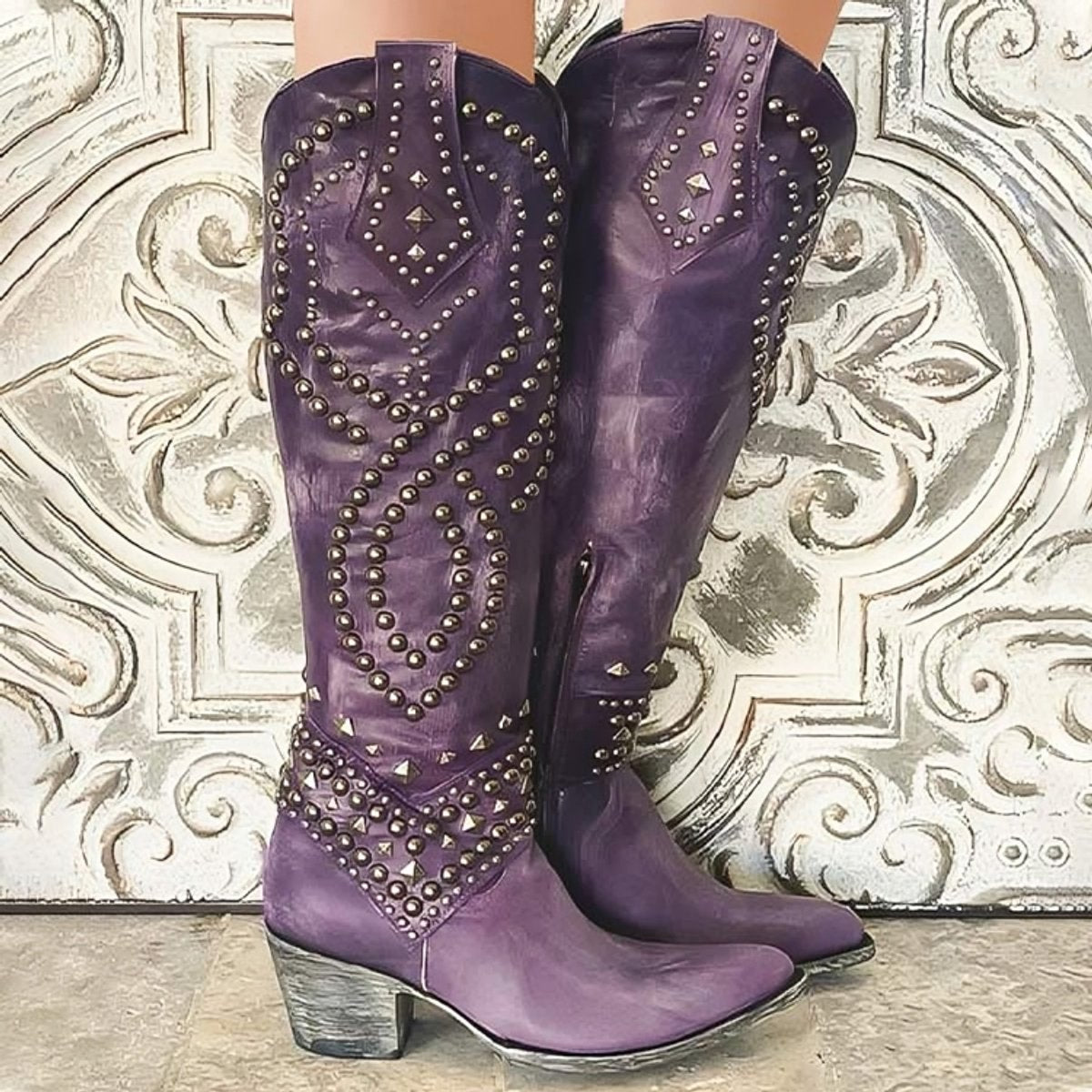 Sophie | Auffällige nietenbesetzte kniehohe Westernstiefel