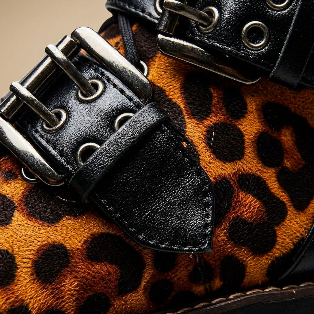Amelia | Markante Stiefeletten mit hochwertiger Schnalle und markanter Optik 3