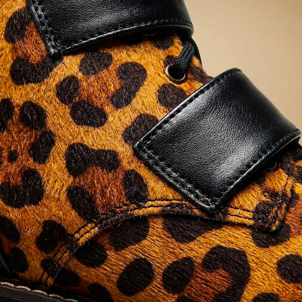 Amelia | Markante Stiefeletten mit hochwertiger Schnalle und markanter Optik 4