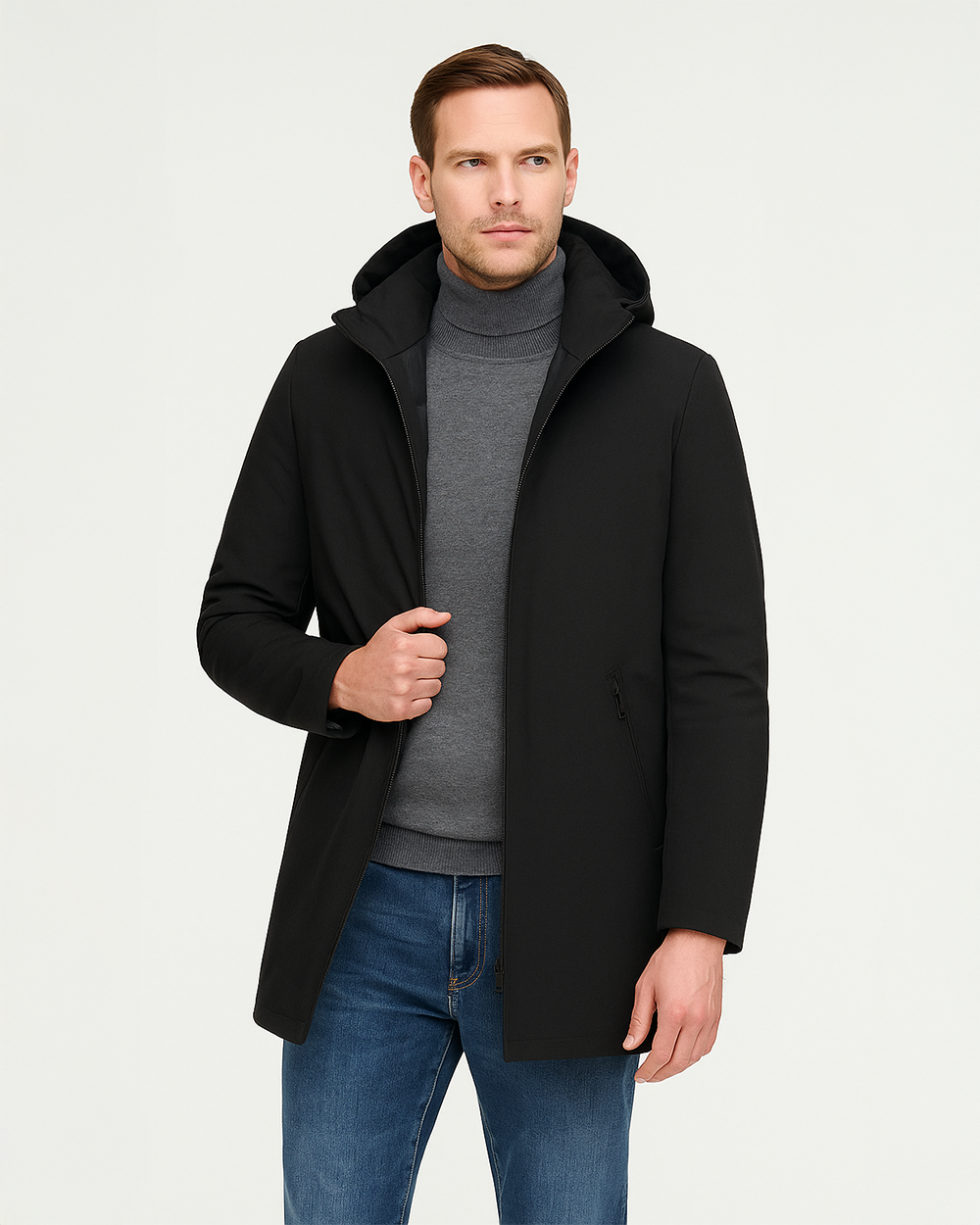 Gerade geschnittener Wintermantel mit Kapuze und Steppfutter