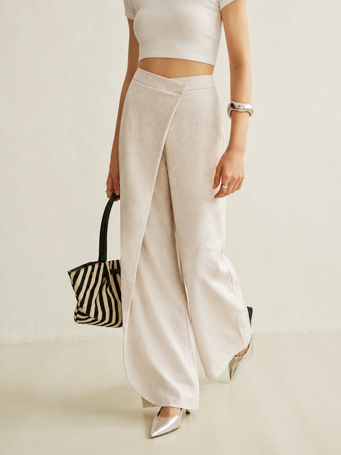 Camila | Elegante und stilvolle asymmetrische Wickelhose 4