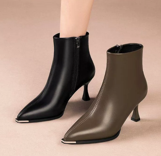 Chloe | Schicke und elegante Kitten-Heel-Stiefeletten 7
