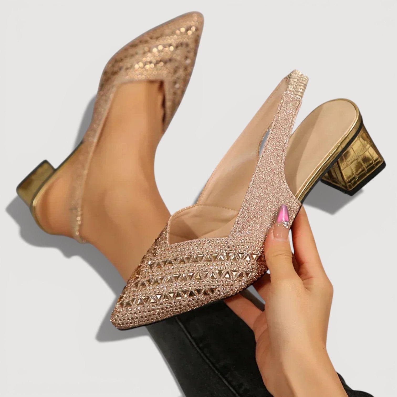 Elysia | Elegante, Glitzernde Slingback-Absätze mit Spitzem Zehenbereich 5