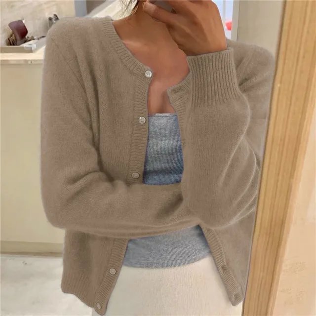 Emma | Damen-Cardigan mit Knopfleiste, kurz geschnitten, lockere Passform 4