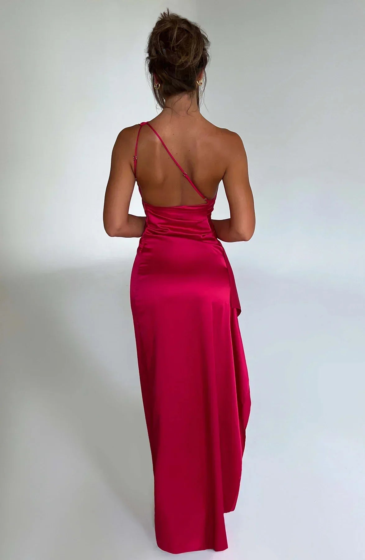 Fiona | Elegantes Damen Maxikleid – Gerafftes, Asymmetrisches Design für Sommer und Abendanlässe 2