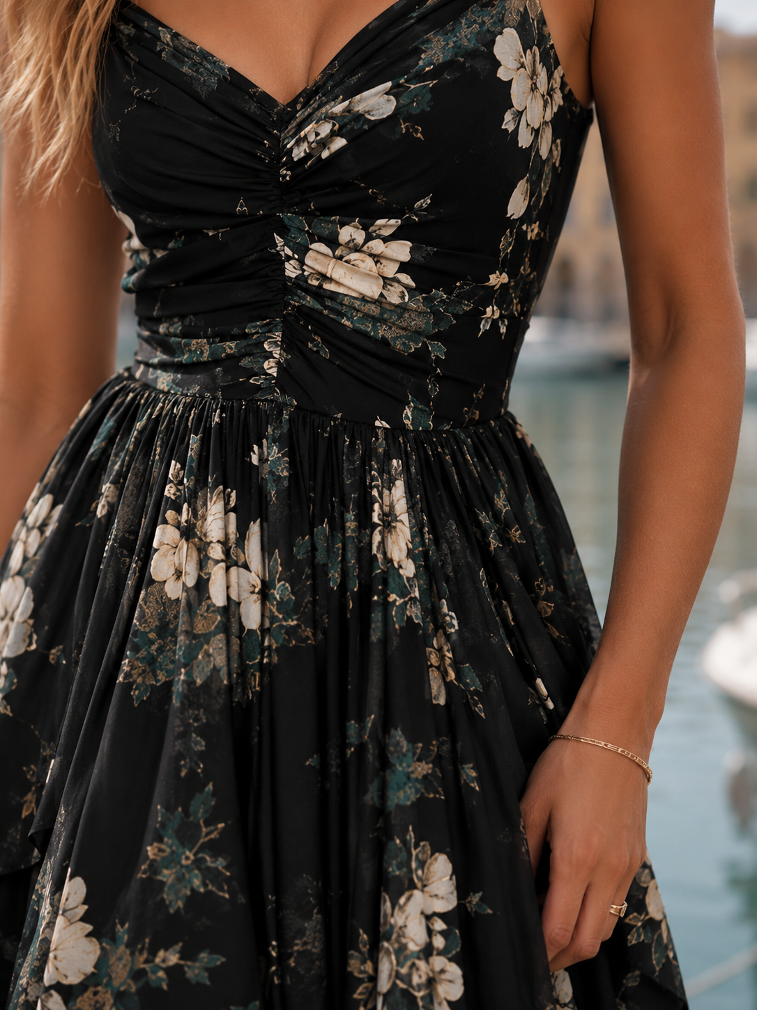 Livia | Elegantes, Fließendes & Asymmetrisches Maxikleid mit Blumenmuster 3