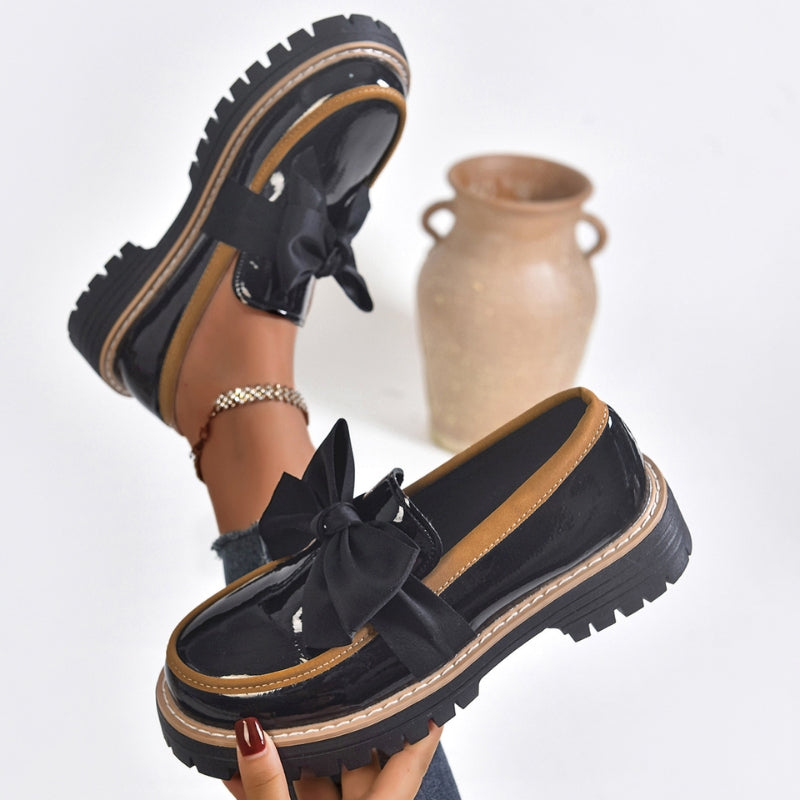 Livia | Glänzende Damen Loafer mit Übergroßer Schleife 3