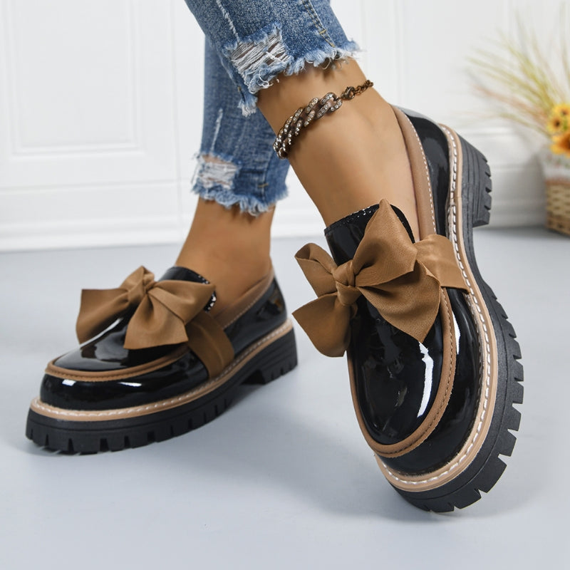 Livia | Glänzende Damen Loafer mit Übergroßer Schleife 5