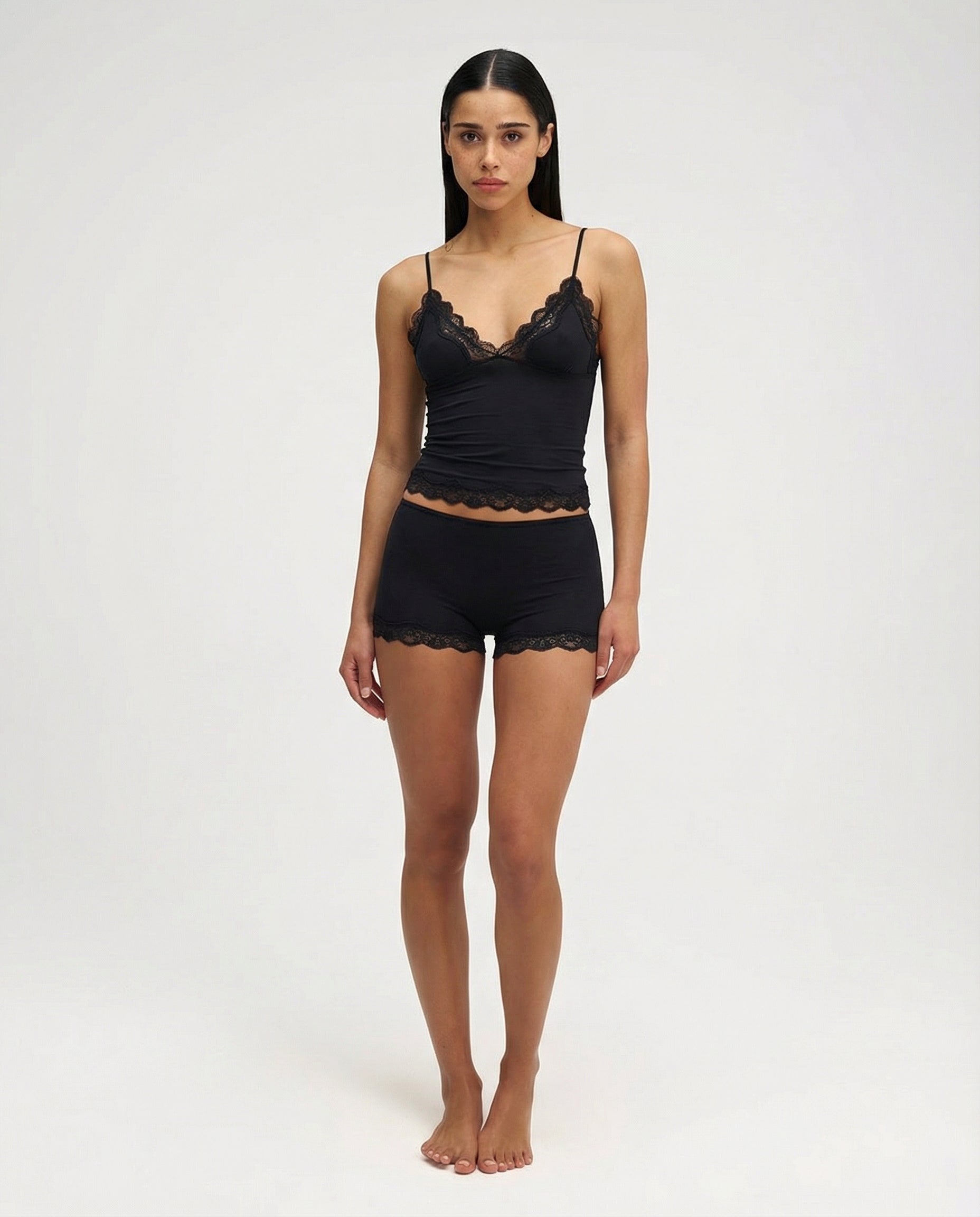 Luna | Elegantes Nachthemd Damen mit Zartem Spitzenbesatz 2