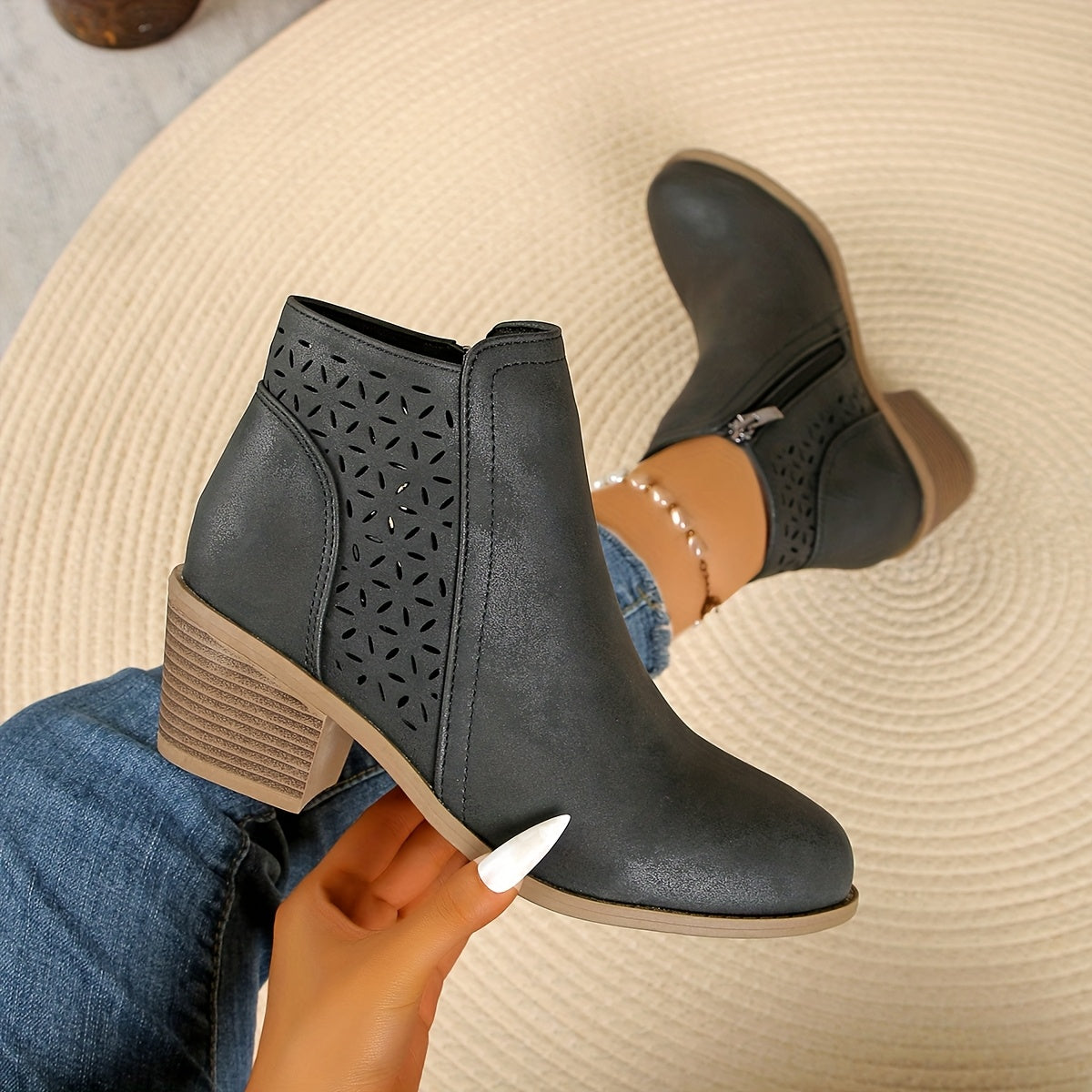 Marie | Lasergeschnittene, atmungsaktive orthopädische Stiefel 6