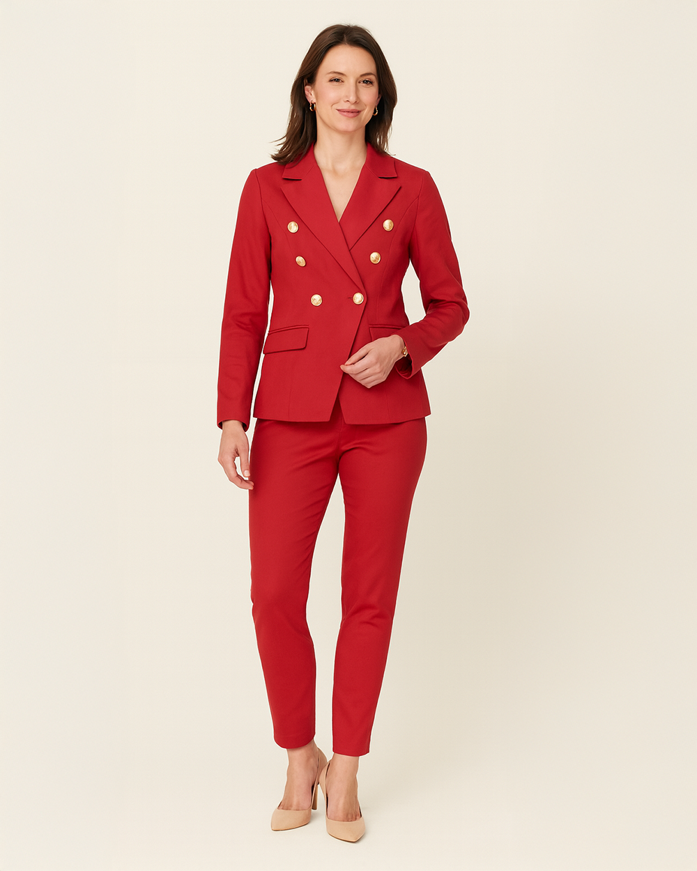 Doppelreihiger Hosenanzug mit Zierknöpfen