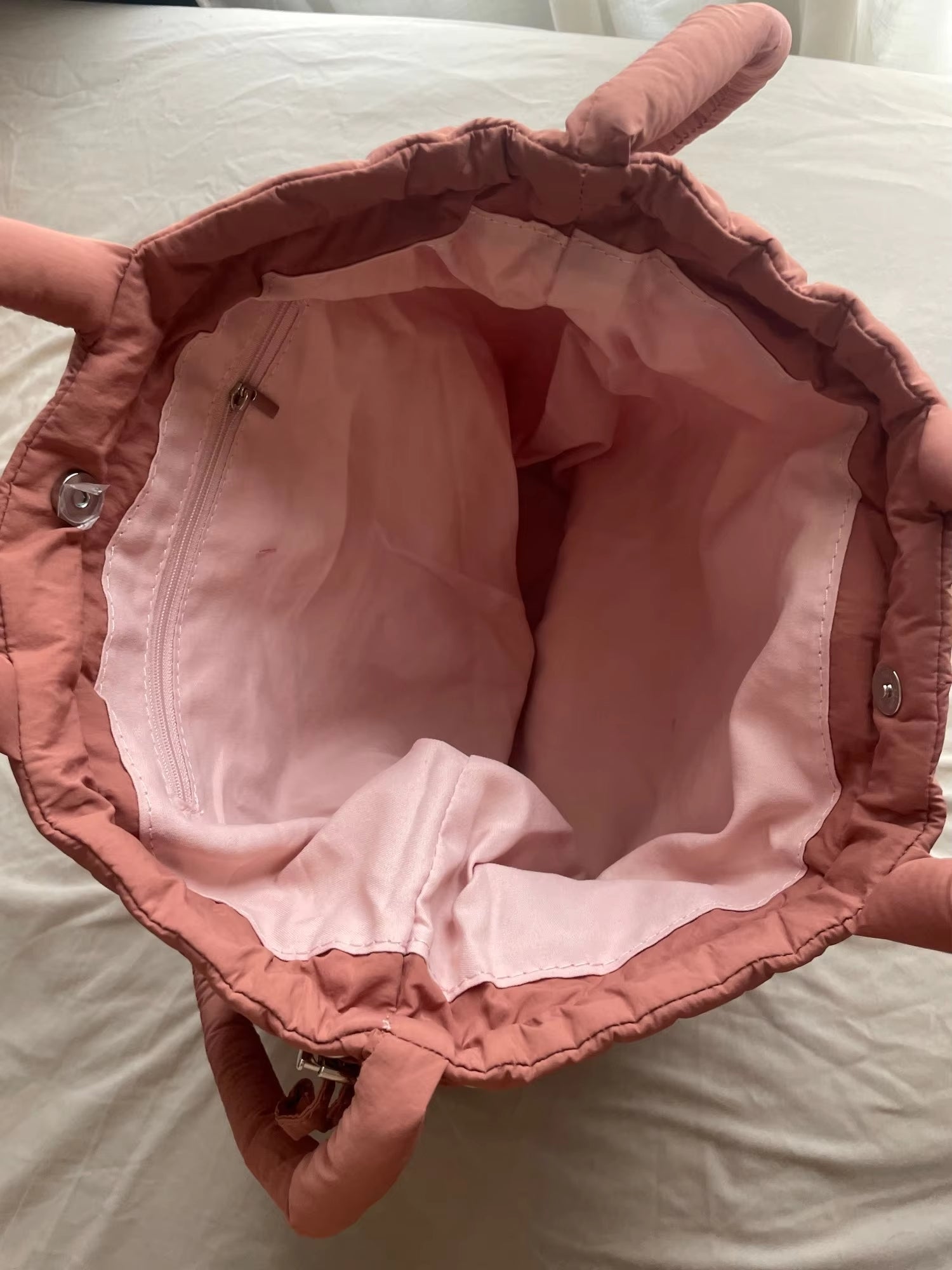 Sienna | Weiche, Geräumige Damen Handtasche im Gesteppten Puffer-Design 5