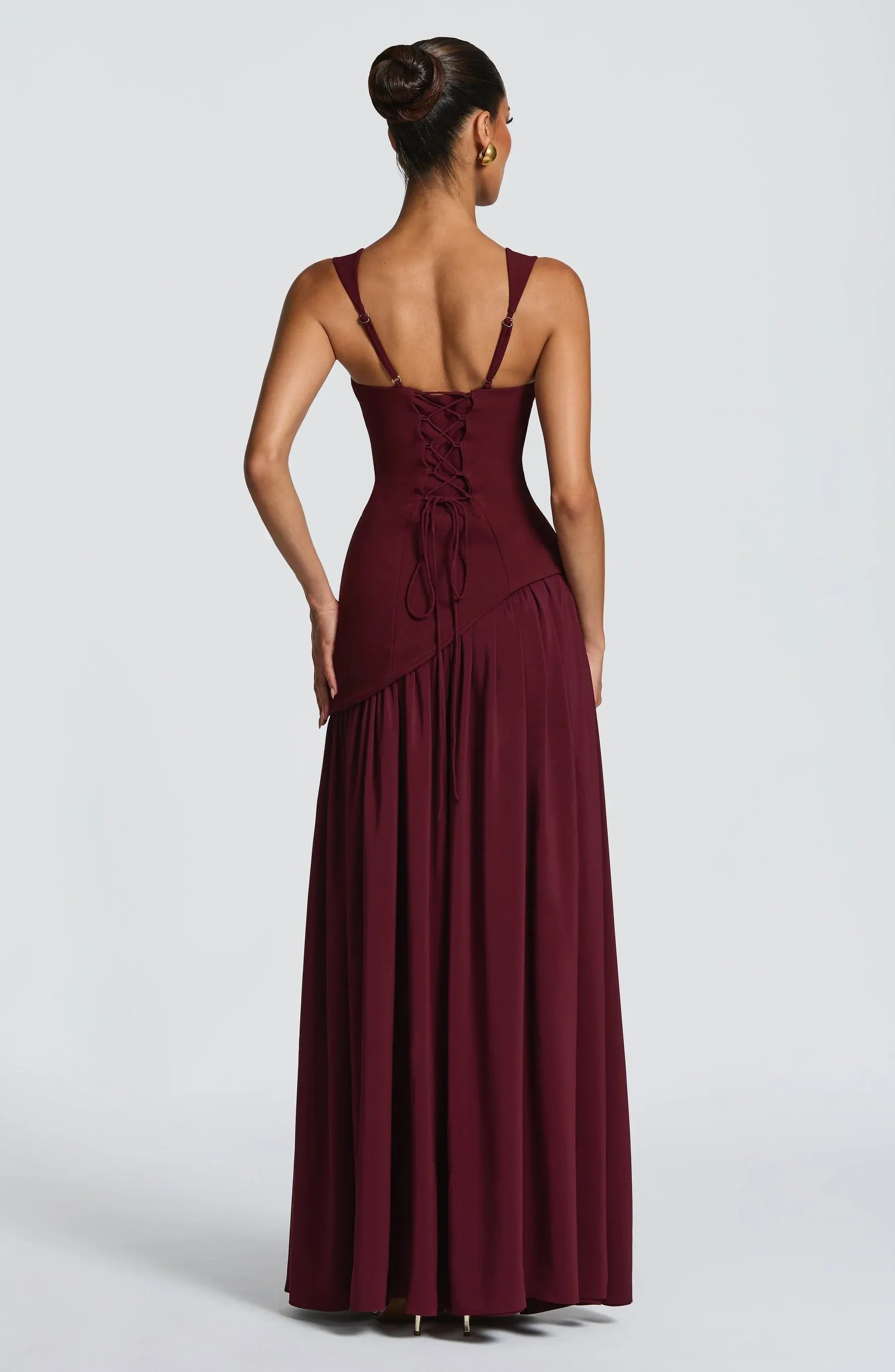 Victoria | Glamouröses Maxikleid mit eckigem Ausschnitt 6