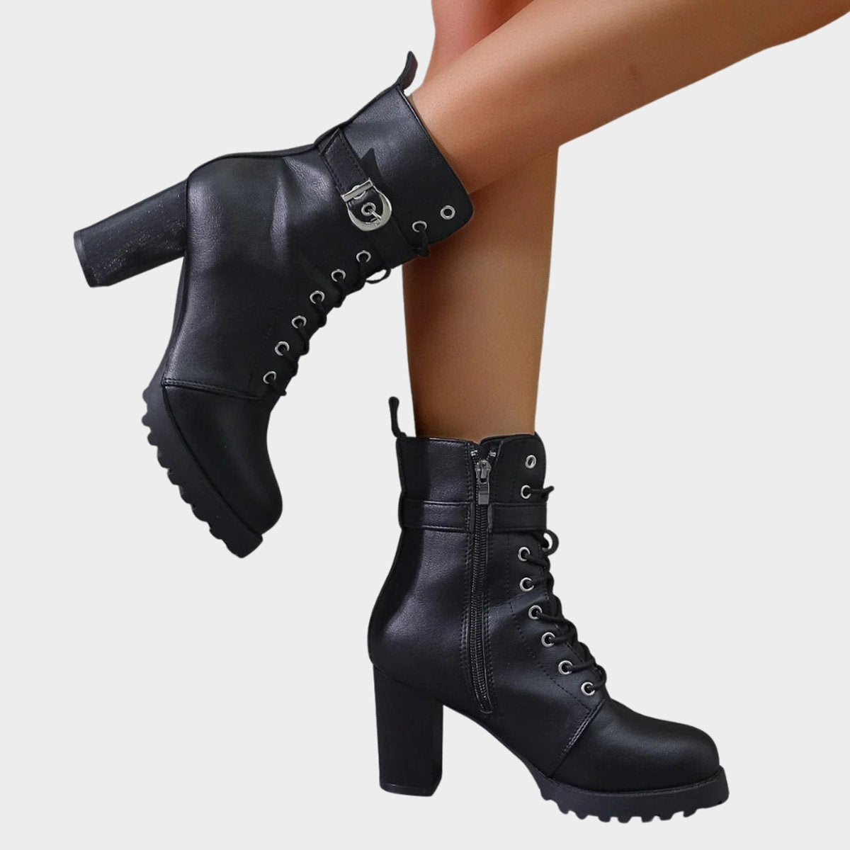 Madison | Markante Combat Stiefeletten mit Blockabsatz und Schnallenriemen