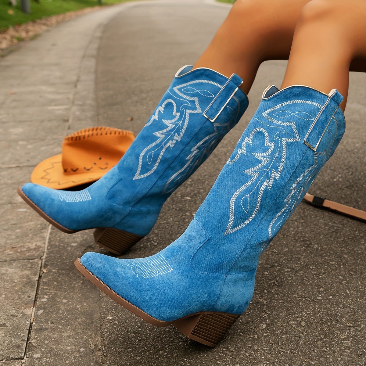 Clara | Elegante Cowboystiefel mit feiner Stickerei