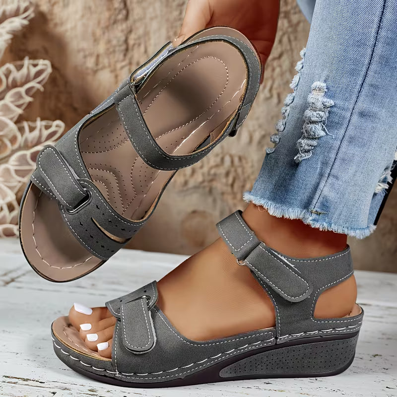 Amelia | Elegante und stilvolle Orthopädie Keilabsatz Sandalen