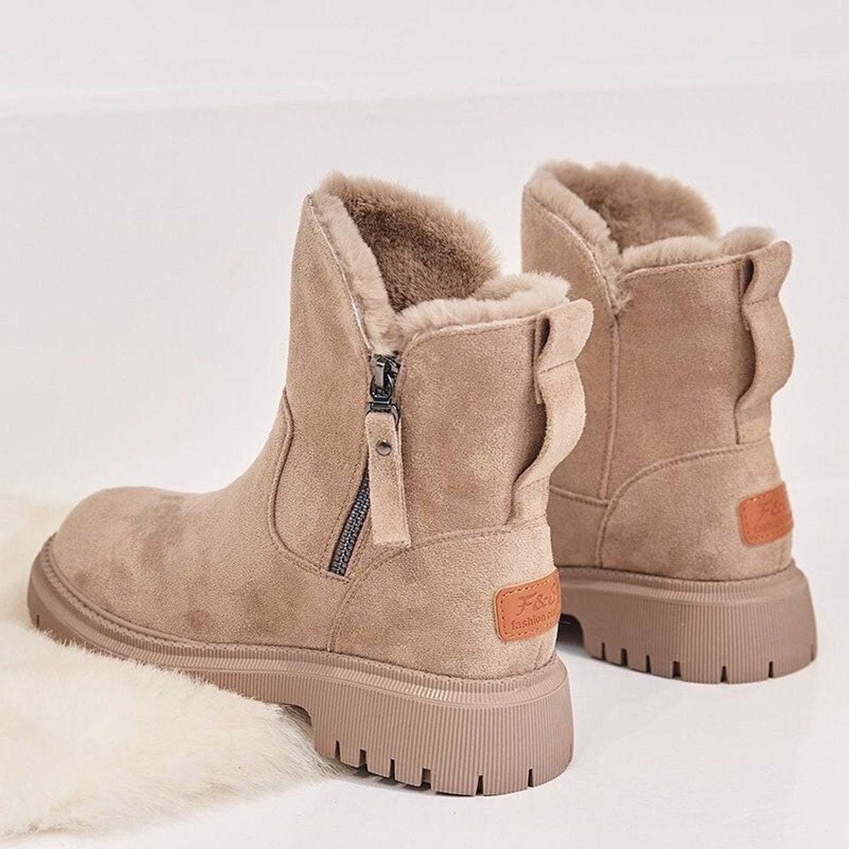 Livia | Kuschelige Wildleder Slip-On Winterstiefeletten