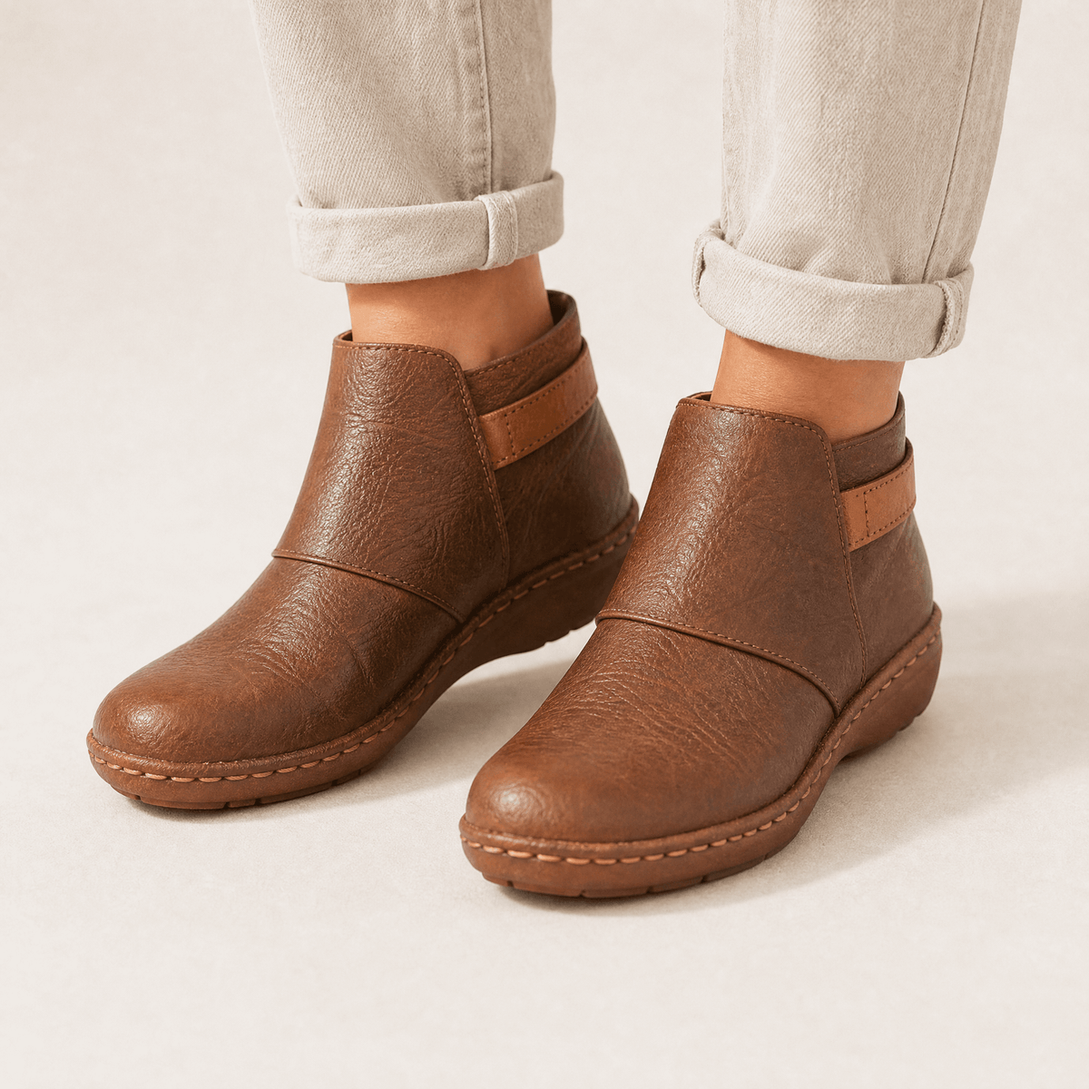 Solena | Ankle Boots für empfindliche Füße – Verstellbarer Klettverschluss