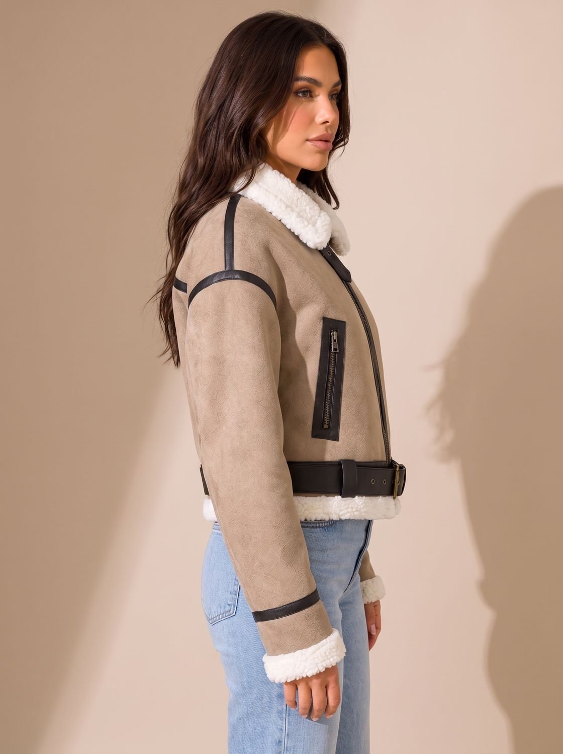 Marlene | Kurze Teddyjacke im Aviator-Stil mit Gürtel