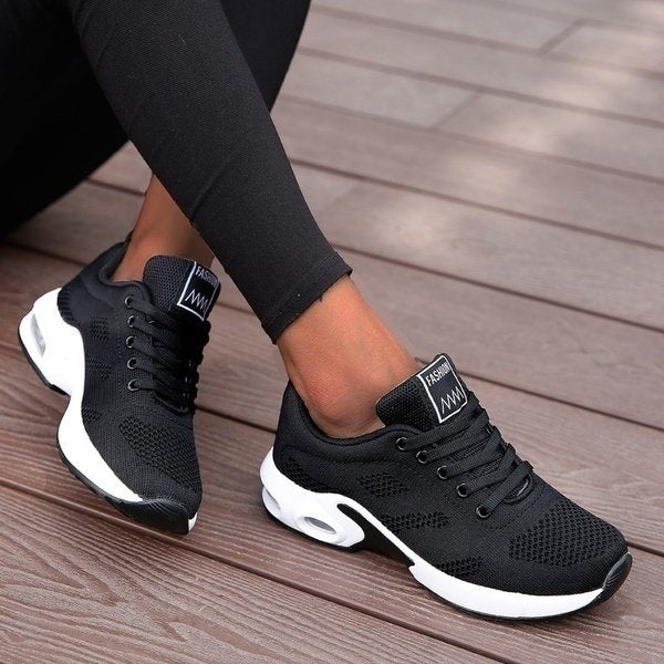 Nora | Leichte und bequeme orthopädische Slip On Sneaker