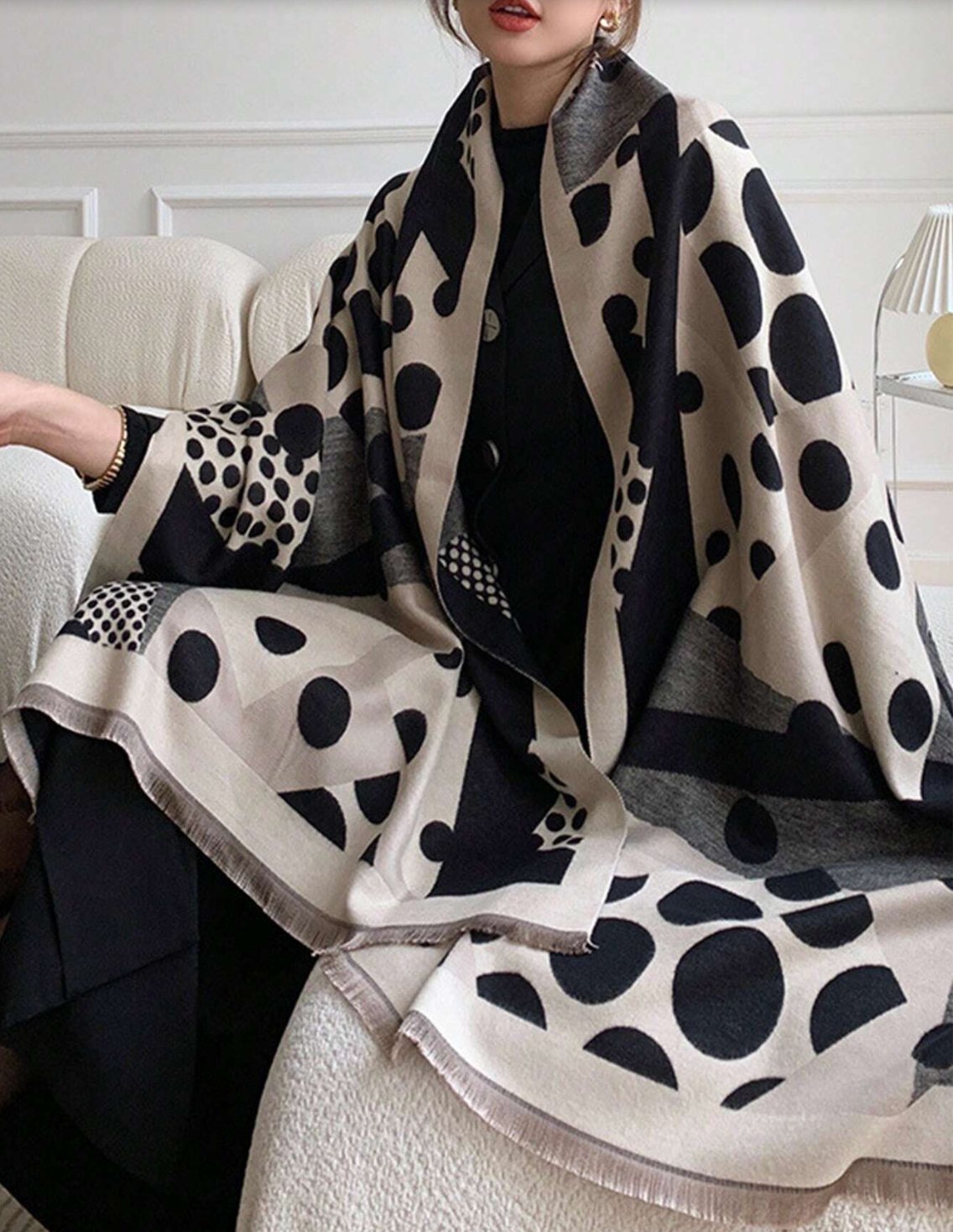 Drew | Graphic Scarf – Timeless Design for Every Outfit