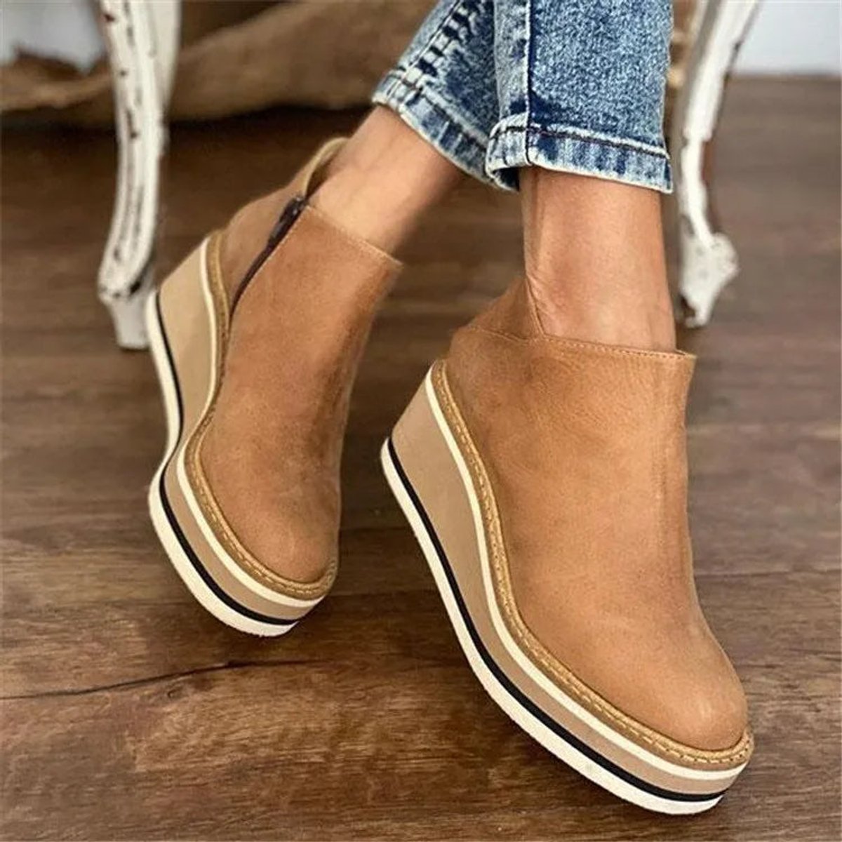 Eleanor | Retro Keilabsatz Stiefeletten mit Plateausohle