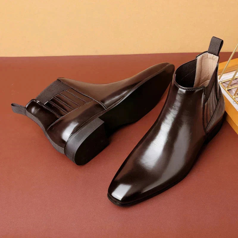 Clara | Klassische Chelsea Stiefeletten mit spitzer Zehenpartie