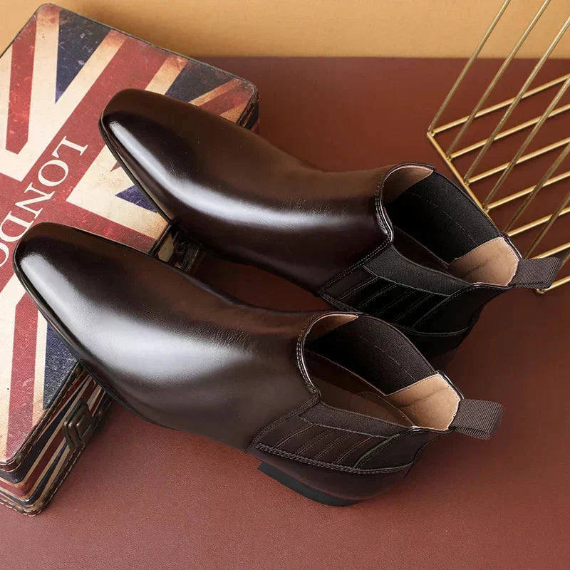 Clara | Klassische Chelsea Stiefeletten mit spitzer Zehenpartie