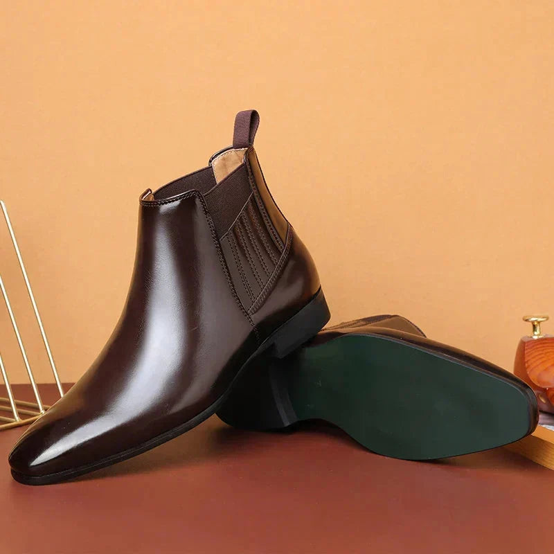 Clara | Klassische Chelsea Stiefeletten mit spitzer Zehenpartie