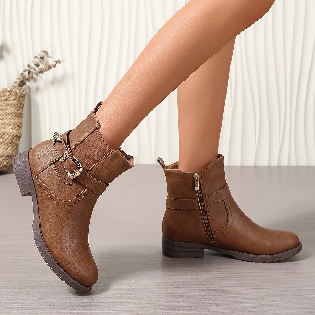 Emily | Stilvoll Western inspirierte Stiefeletten mit Schnallendetail