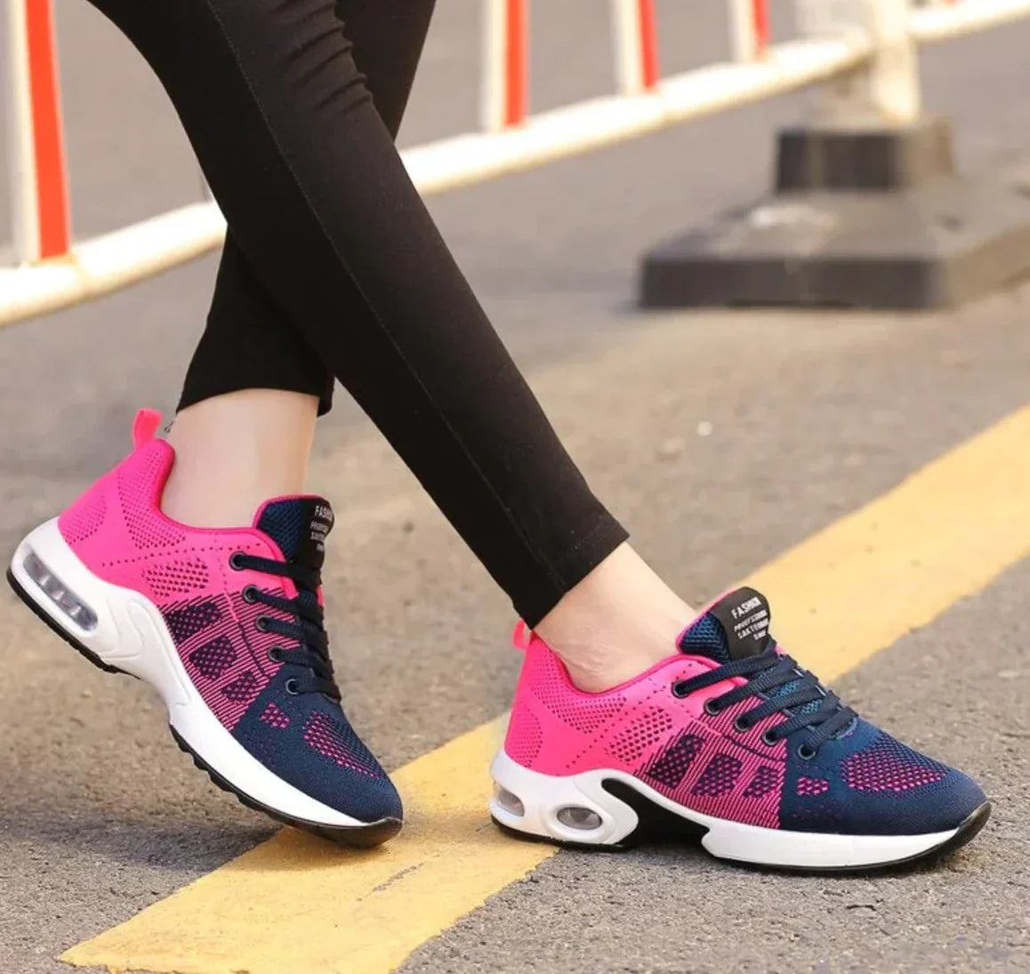 Mila | Stützende und strapazierfähige orthopädische Sneaker