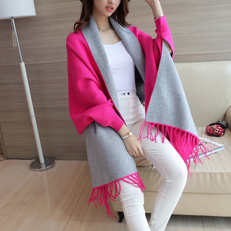 WW | Elegant Scarf with Fringe and Contrasting Colors