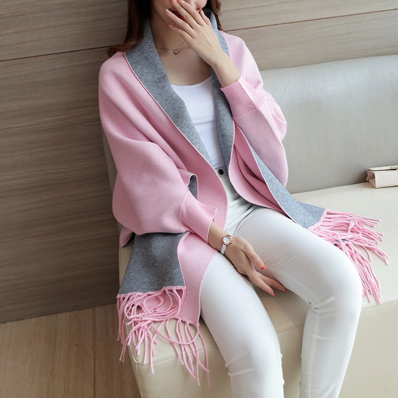 WW | Elegant Scarf with Fringe and Contrasting Colors
