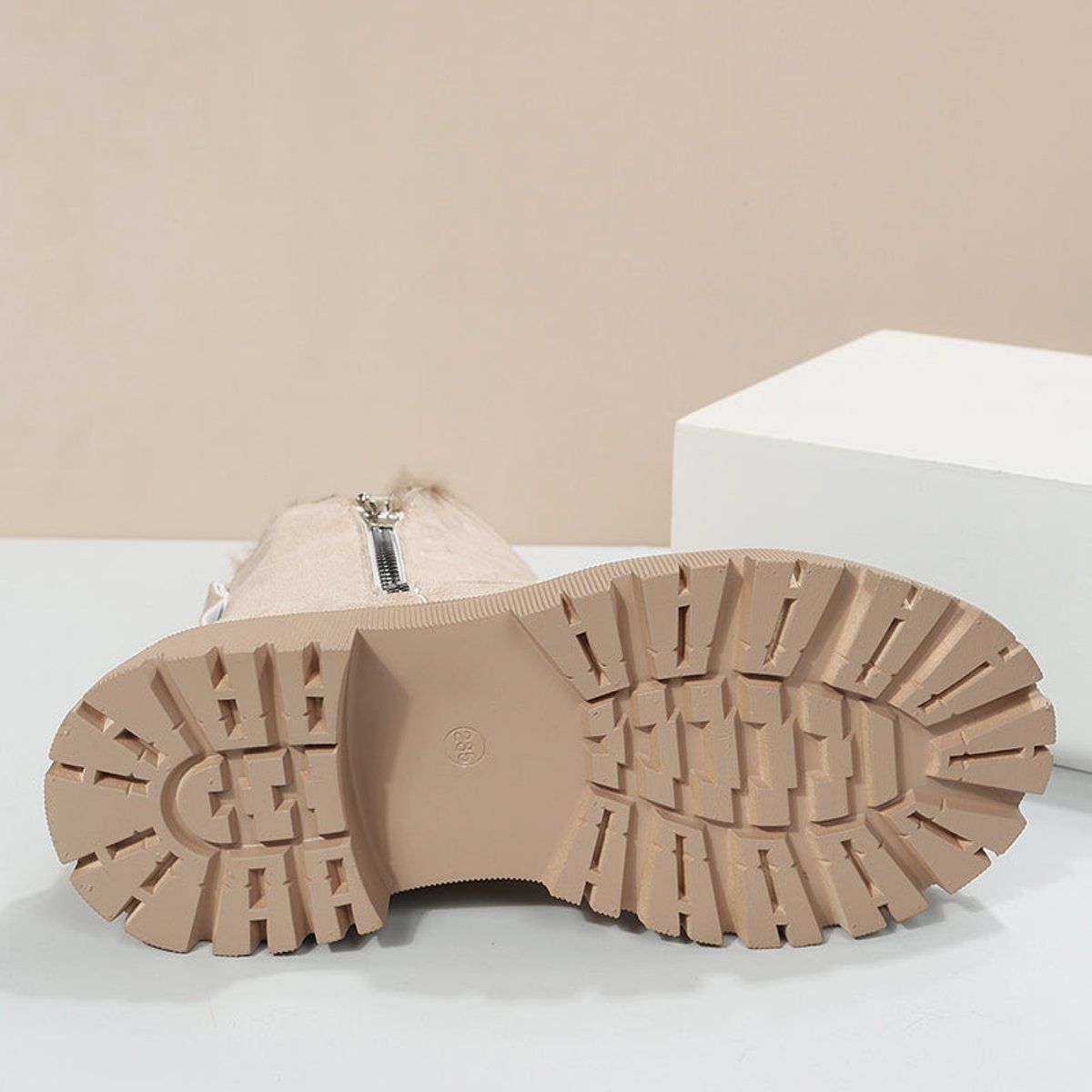 Livia | Kuschelige Wildleder Slip-On Winterstiefeletten