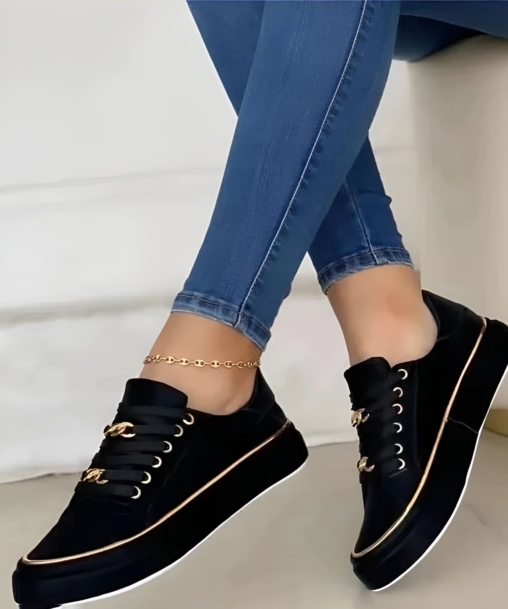 Alexja | Stilvolle Damen Sneaker – Orthopädisch, Komfortabel & Mit Goldakzenten 1