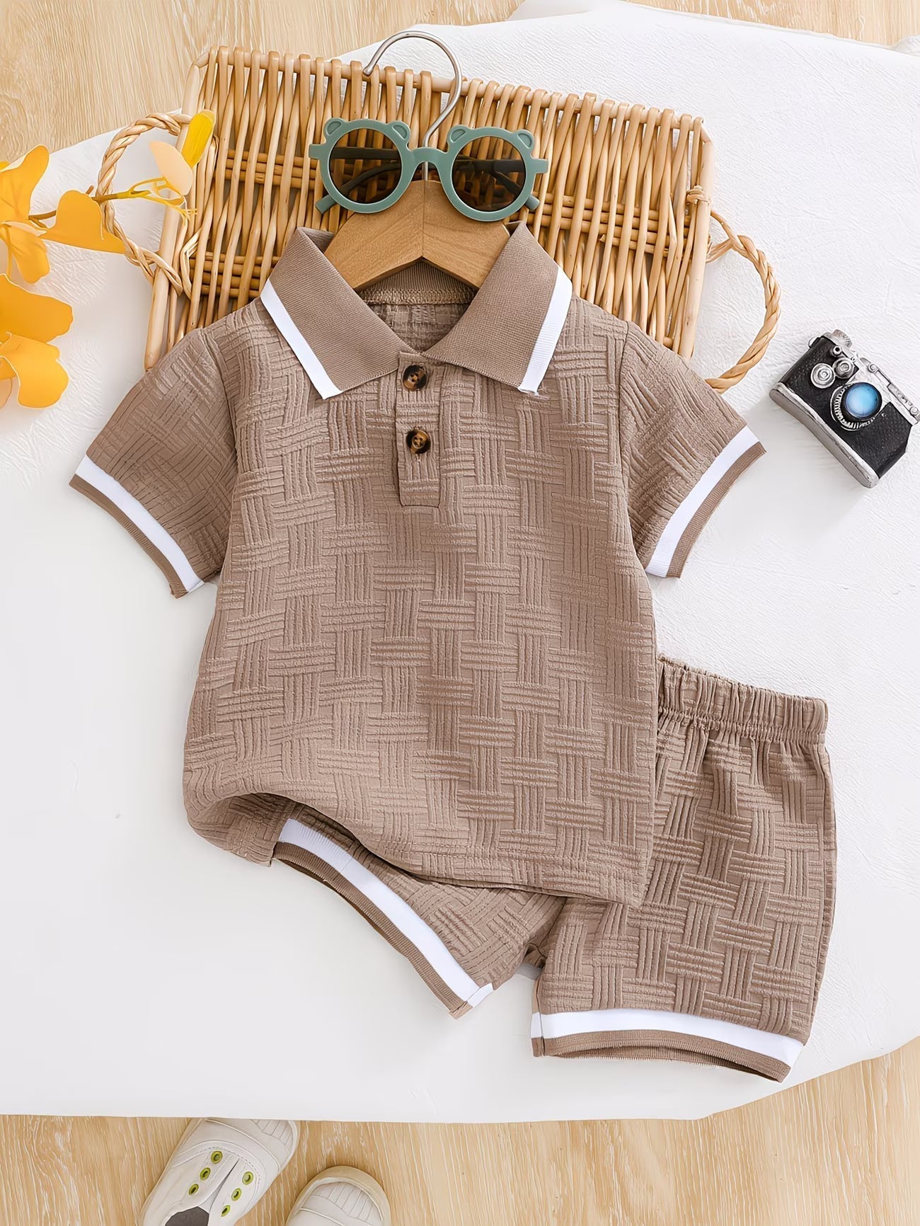Basil | Atmungsaktives, Texturiertes Polo-Set mit Shorts für Komfort & Stil 1