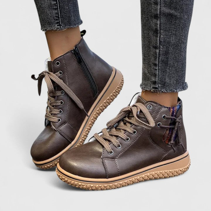 Beatrice | Elegante Damen Stiefeletten – Schnürdesign, Schwarz & Komfortabel für Herbst/Winter 9