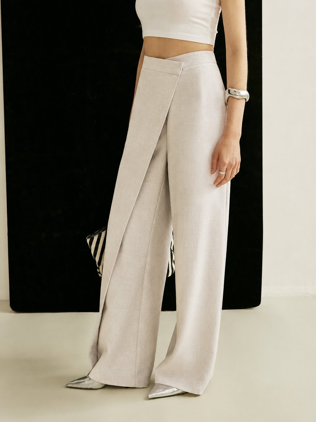 Camila | Elegante und stilvolle asymmetrische Wickelhose 3