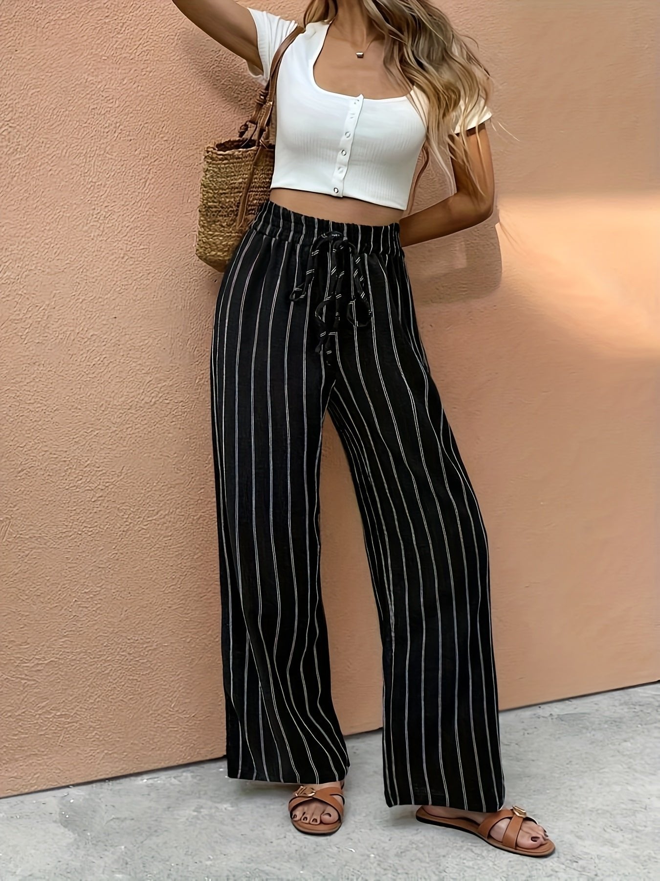 Chloe | Bequeme und luftige gestreifte Hose mit weitem Bein 2