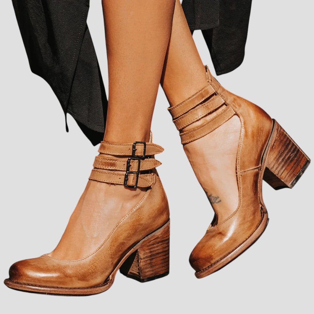 Christine | Bequeme Stiefeletten mit doppeltem Riemen und Blockabsatz 1