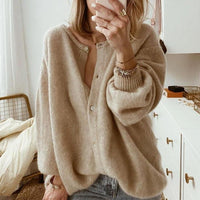 Lena | Warme und bequeme Strick Strickjacke mit Knopfleiste