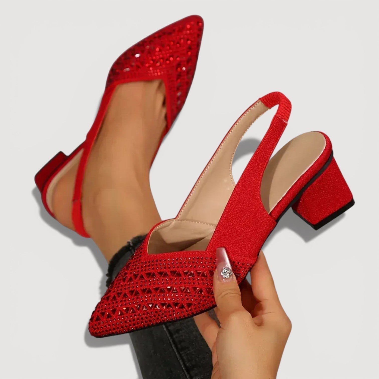 Elysia | Elegante, Glitzernde Slingback-Absätze mit Spitzem Zehenbereich 6