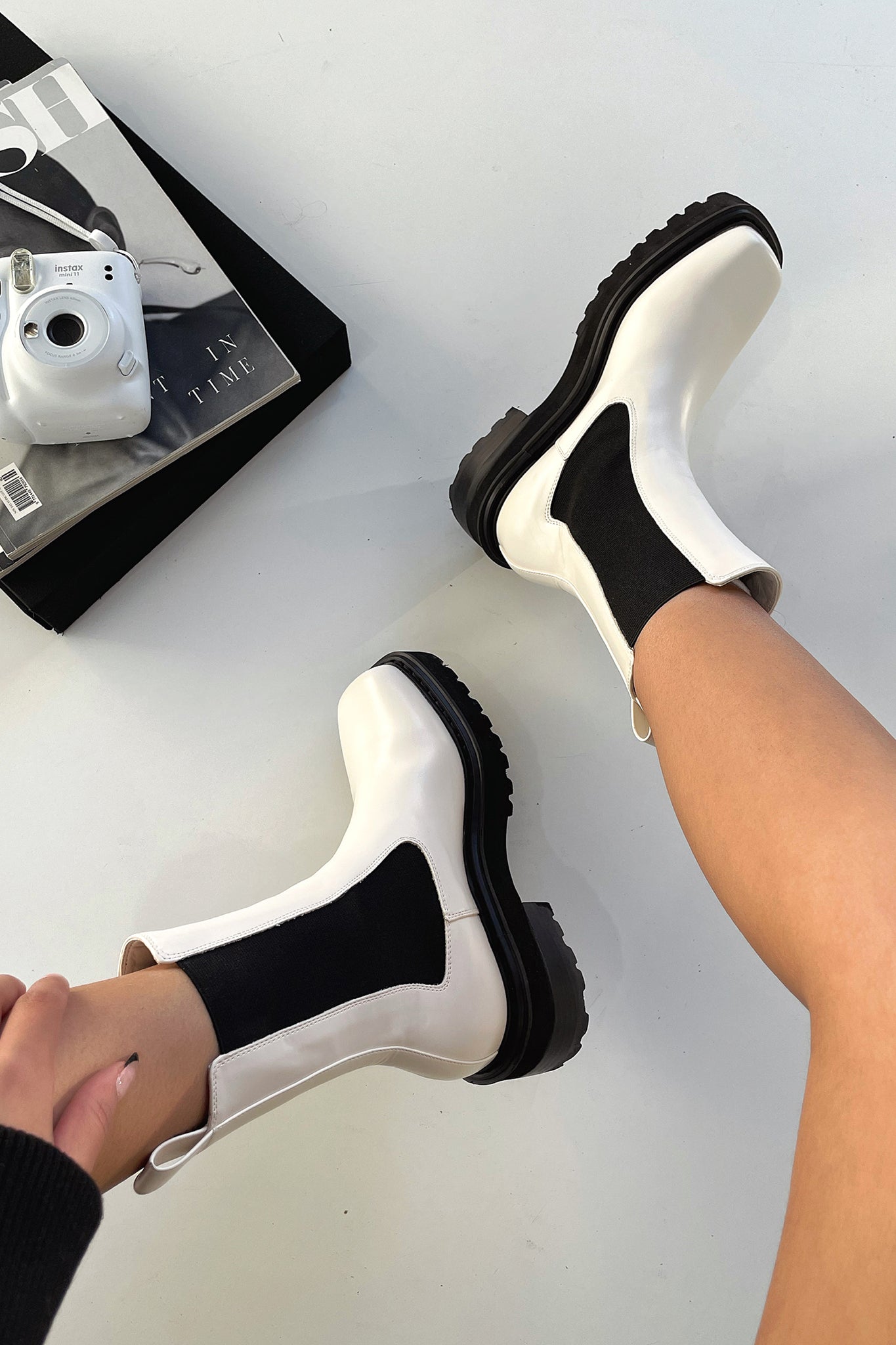 Gemma | Moderne und stylische zweifarbige Stiefeletten 0