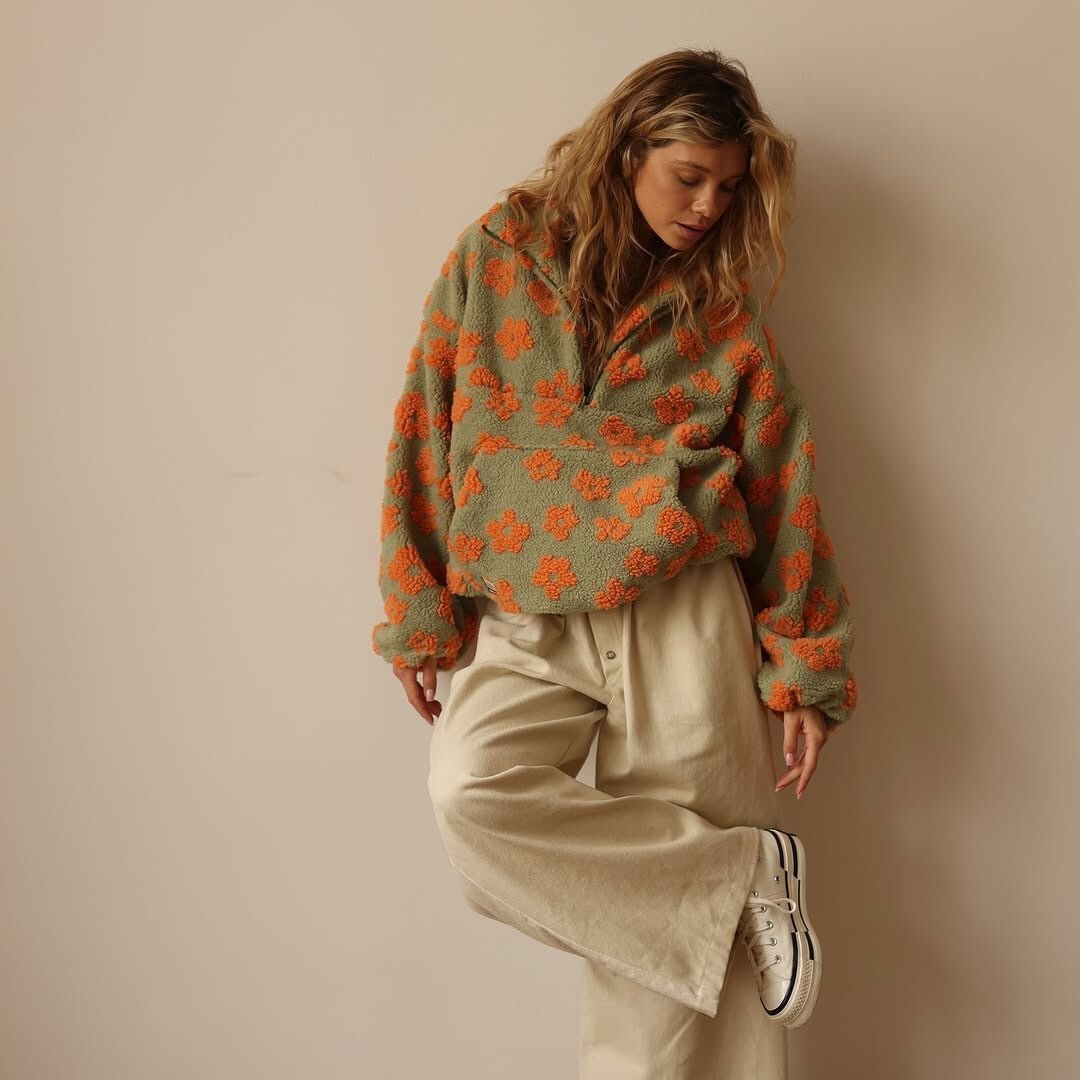 Grace | Oversize-Pullover aus Teddy-Fleece mit Blumenmuster und halbem Reißverschluss für Damen 7